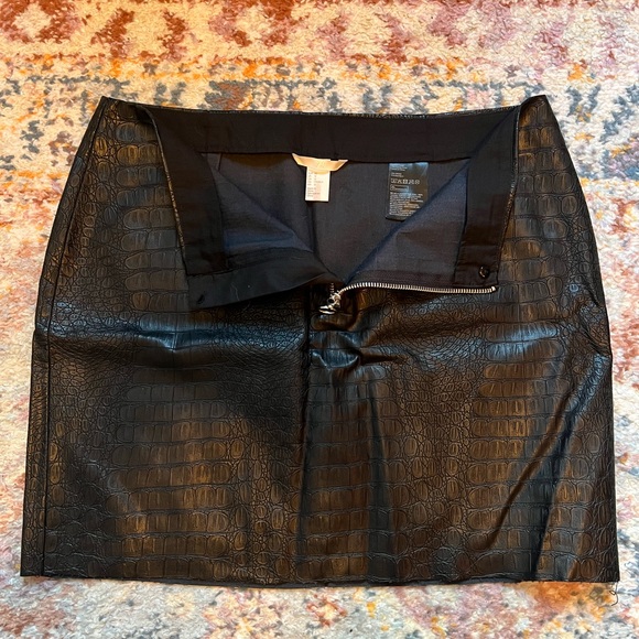 H&M Faux Leather Snakeskin Skirt - Picture 5 of 5